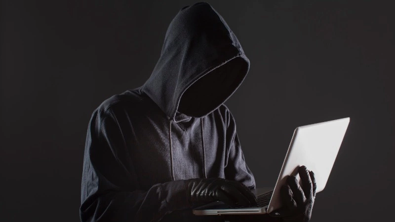 Эксперт: мошенники крадут данные россиян под видом участников поисковых отрядов