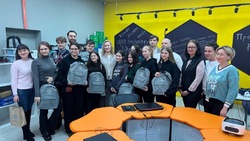 Школьники из донецкого Шахтерска освоили навыки IT-программирования в Южно-Сахалинске