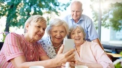 Жителей Сахалина старше 70 лет освободили от уплаты взносов на капитальный ремонт