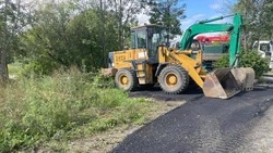 В Южно-Сахалинске предприниматель самовольно устроил парковку спецтехники