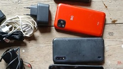 Сахалинец пришел на свидание в колонию и попытался пронести телефоны в ведре с краской 