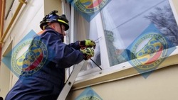 Спасатели Южно-Сахалинска обнаружили труп женщины в закрытой квартире
