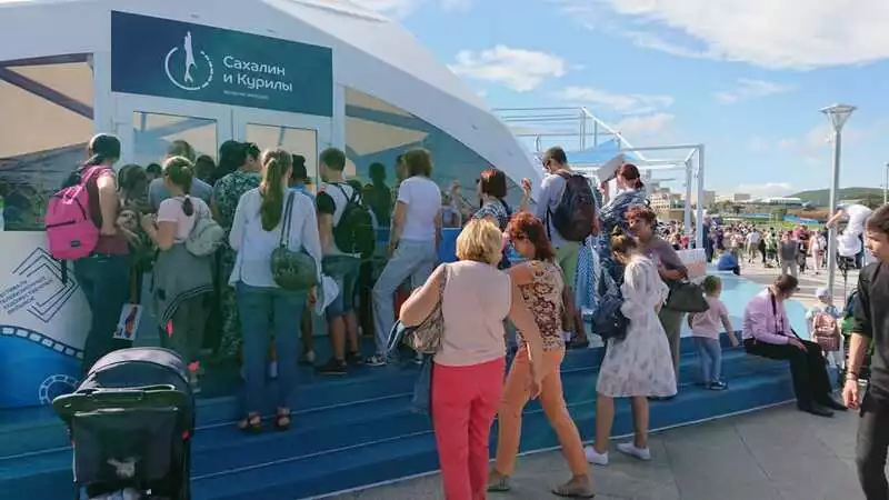 На ВЭФ приморцы выстраивались в очередь, чтобы попасть в сахалинский павильон «Горного воздуха»