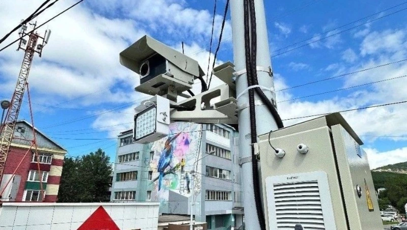 Уличные камеры зафиксировали почти 8 тысяч выездов на «встречку» на дорогах Сахалина