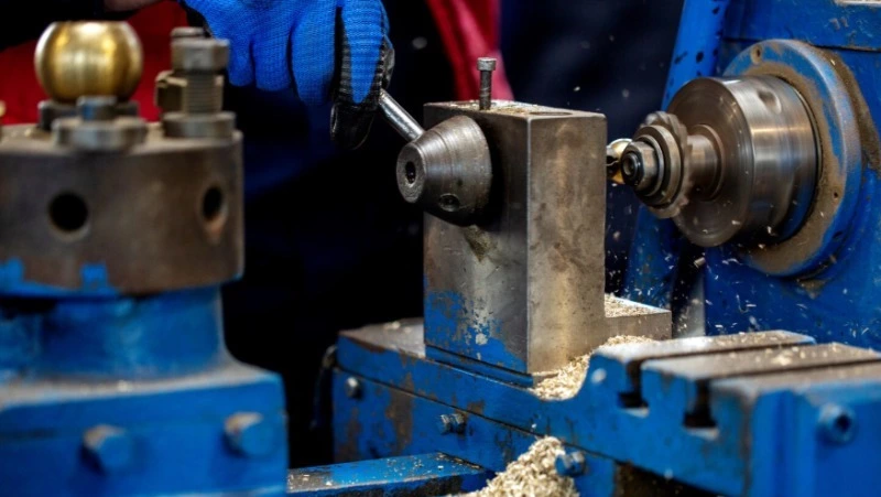 Гострудинспекция проверила условия на Сахалинском заводе металлоконструкций после несчастного случая