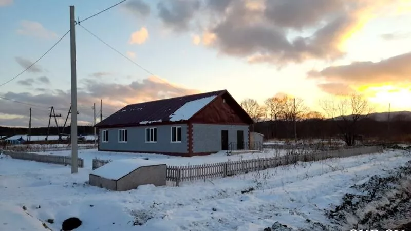 В сахалинском селе семьям выдали деревенские дома с городским комфортом