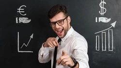 SuperJob: южносахалинцы спрогнозировали рост доллара и евро на 5% к 1 мая