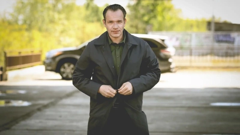 Актер из Поронайска сыграл подполковника СК в новом сериале «Отпечатки»