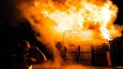 Детям сахалинки, погибшей в страшном пожаре, назначат материальную помощь          