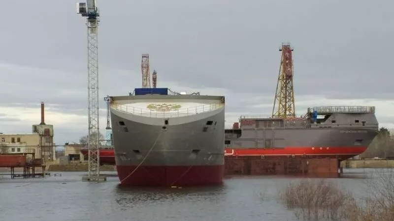 Амурский судостроительный завод спустил на воду второй паром для линии Ванино — Холмск