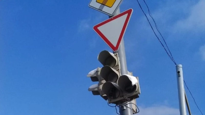 Водителей Южно-Сахалинска предупредили о неработающих светофорах