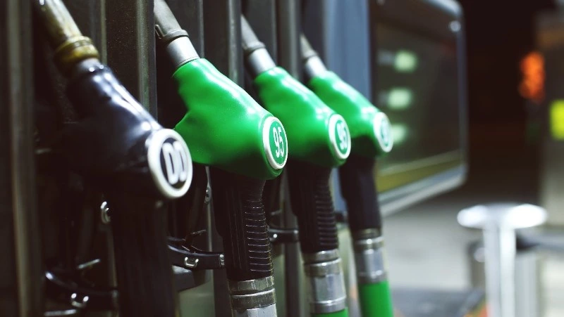 Работник предприятия на Сахалине украл топливные карты и дизель для знакомых