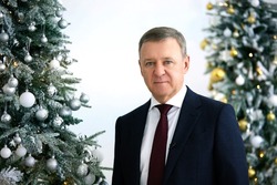 Сергей Надсадин поздравил жителей Южно-Сахалинска с наступающим Новым годом и Рождеством