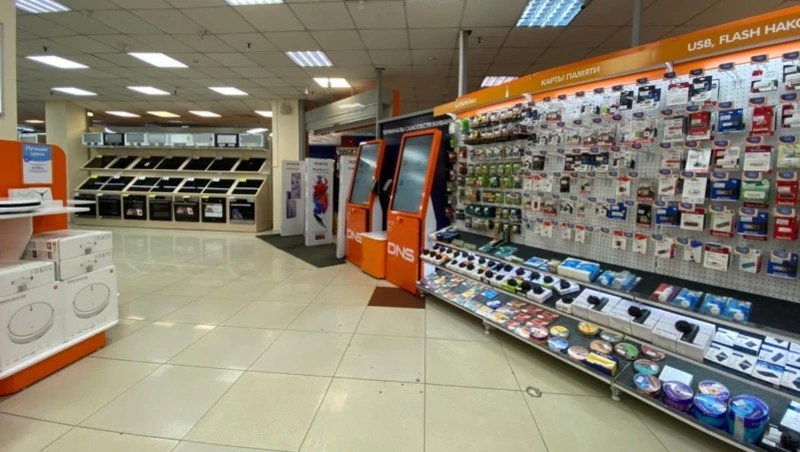 Минпромторг проверит ситуацию с повышением цен в магазинах DNS