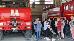 Детям-сиротам из центра «Звездный» показали работу аэропорта Южно-Сахалинска