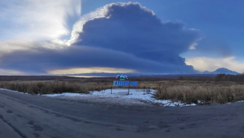 Красный код авиационной опасности установили на Камчатке из-за активности вулкана