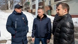Губернатор Валерий Лимаренко лично проверил содержание многоэтажек в Южно-Сахалинске