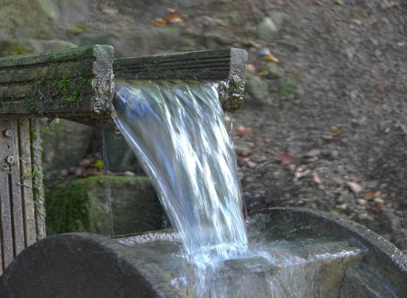 Аварию, которая оставила без воды 12 домов, устраняет «РВК-Сахалин»