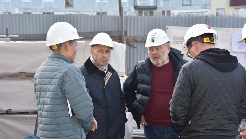 Зампред правительства Сахалинской области проверил ход строительства соцобъектов в Долинском районе