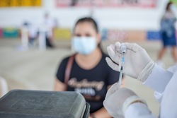 На Сахалине началась информационная кампания по вакцинации подростков от коронавируса