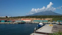 На курильском Итурупе из-за урагана эвакуировали туристов