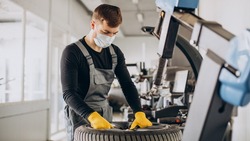 Переобувка машины на зиму на Сахалине за полгода подорожала на 10%