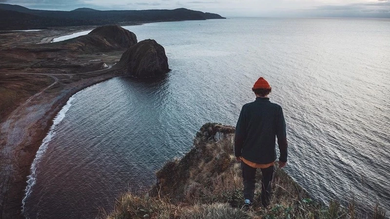 Популярный тревел-блогер во время путешествия по Курилам встретил опасного зверя