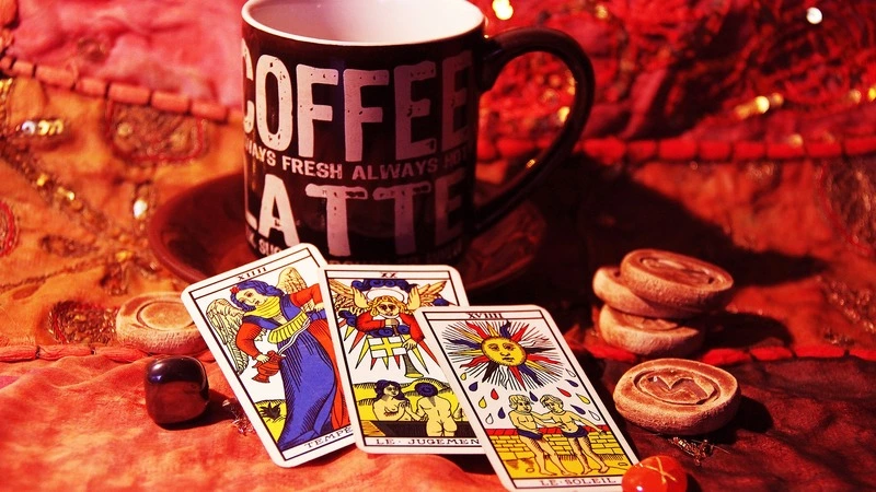 У Водолея холодная война, Весов пытаются обмануть. Гороскоп Таро на 12 октября