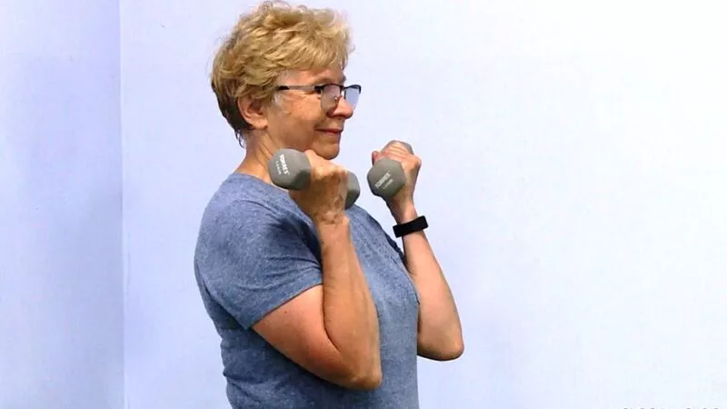 На Сахалине для старшего поколения проходят бесплатные тренировки