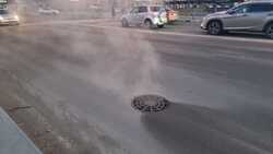 «Что-то дымится на дороге»: пар клубится над главной улицей Южно-Сахалинска