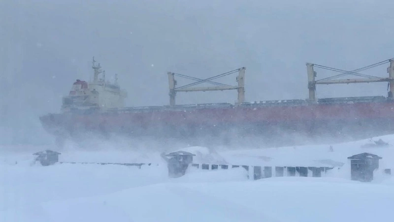 Жителей Невельска попросили не мешать работам по ликвидации аварии судна AN YANG 2