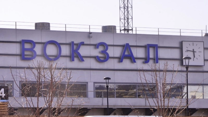 Работа инфотабло на вокзале Южно-Сахалинска налажена