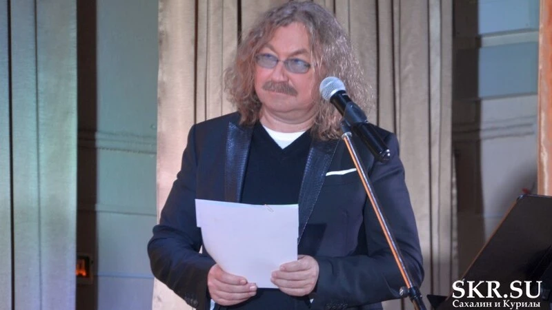 На Сахалине Игорь Николаев почтил память своего отца стихами