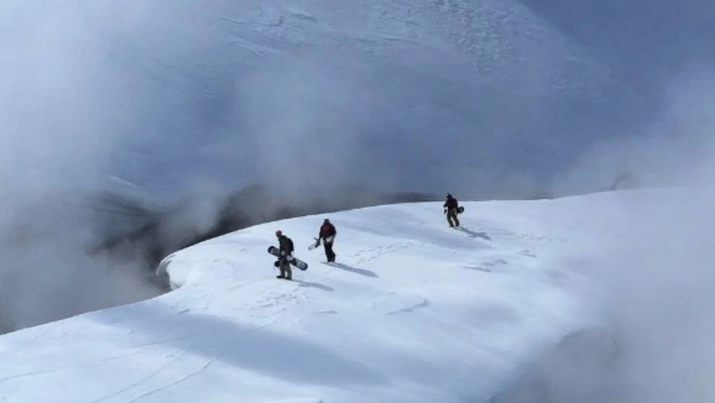 На Парамушире открылся фрирайд-курорт с пешим подъемником