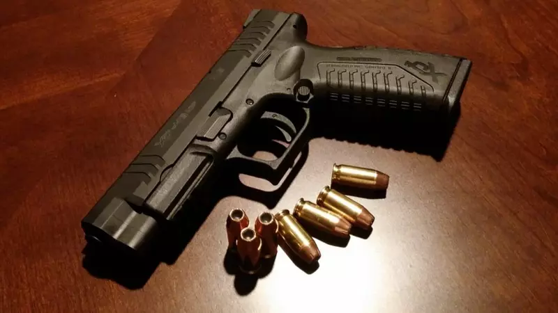 В российской школе неизвестные расстреляли учителя и школьников