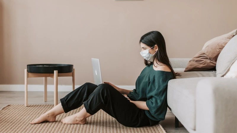 Перевод на удаленку и QR-коды для посещения заведений: поручения Путина по борьбе с COVID-19