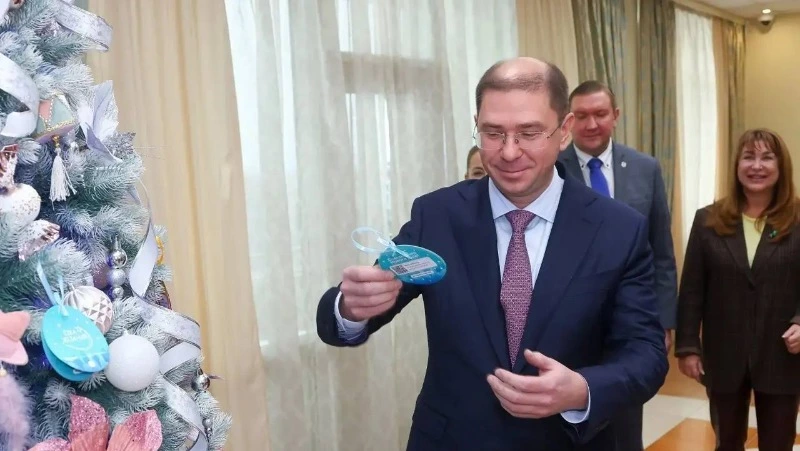 Глава островного правительства исполнит новогоднее желание школьницы из Холмска