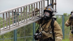 Пожар на третьем этаже жилого дома потушили в Корсакове