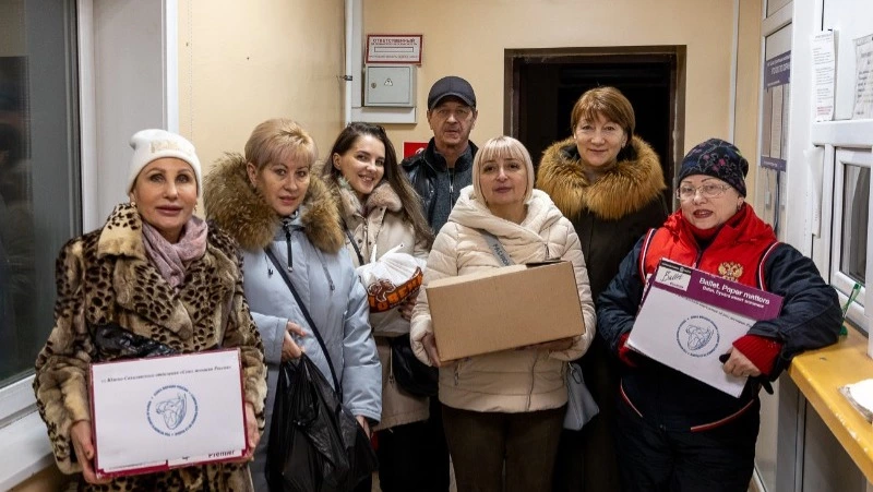 Сахалинцы подбодрили работников дорожных служб в Южно-Сахалинске горячим ужином 