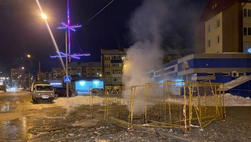Коммунальные службы устранили крупную аварию в Южно-Сахалинске