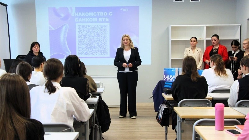 ВТБ открыл коворкинг в СахГУ