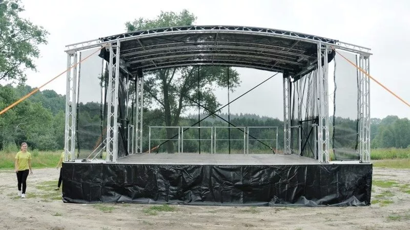 В центре сахалинского села появится мобильная сцена