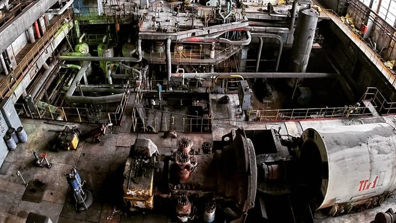 Сталкер Лана Сатор аккуратно пробралась внутрь сахалинской ГРЭС