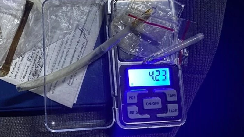 Инспекторы ДПС поймали в Южно-Сахалинске жителя Анивы с грузом наркотика в машине