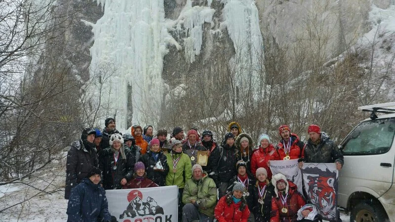 Пять медалей с дальневосточных соревнований привезли сахалинские альпинисты