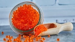 На Сахалине задержали мошенника с поддельной икрой 