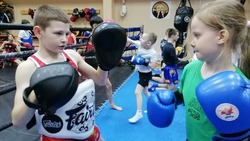 Малышам из детского сада провели мастер-класс по тайскому боксу в Южно-Сахалинске