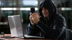 Пятеро жителей Сахалина отдали мошенникам более двух миллионов рублей за сутки