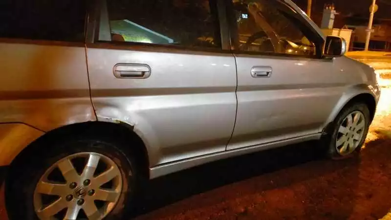 Водители теряют колеса после встречи с ямой на юге Сахалина