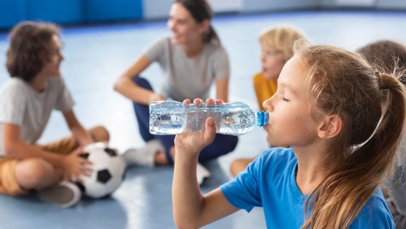 Роспотребнадзор: школы Сахалина обеспечат детей питьевой водой